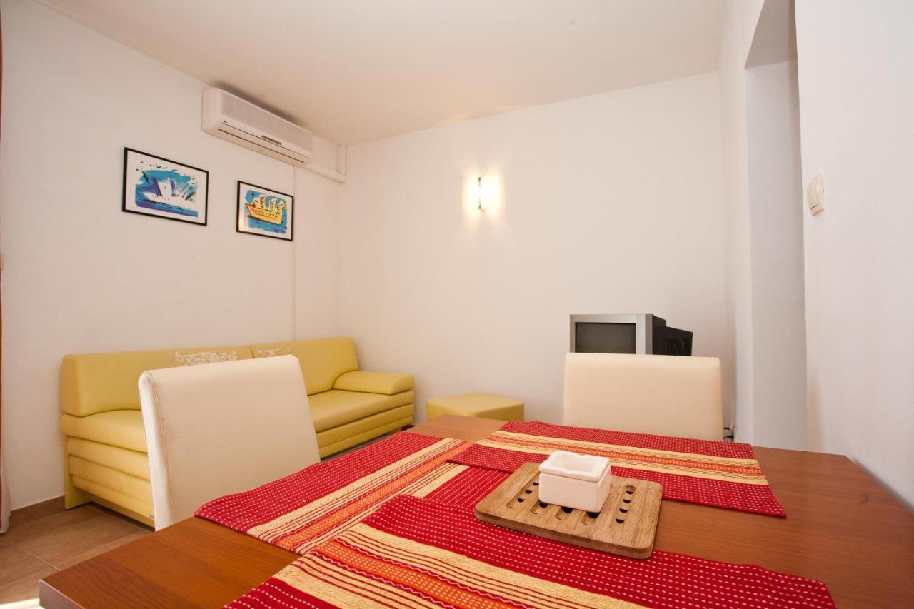 Apartments Glibo Near The Sea And Town Center! 크르크 외부 사진