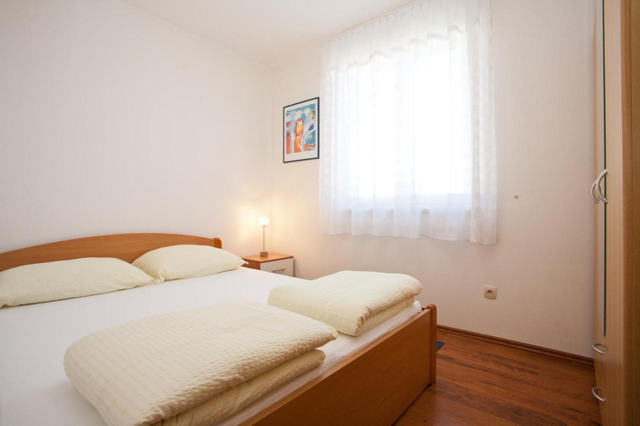 Apartments Glibo Near The Sea And Town Center! 크르크 외부 사진