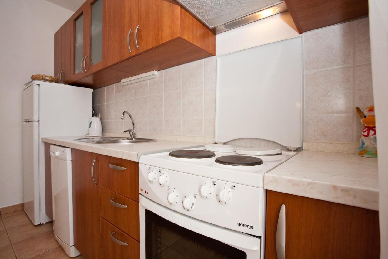 Apartments Glibo Near The Sea And Town Center! 크르크 외부 사진
